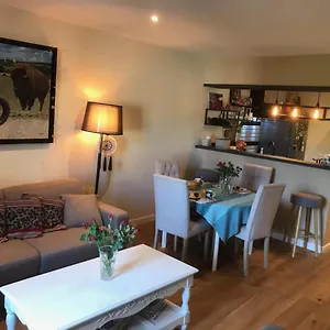 https://la-lazarenco.fr-provencehotel.com