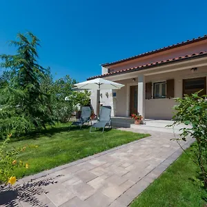 https://holiday-home-mattiuzi.in-istria.net